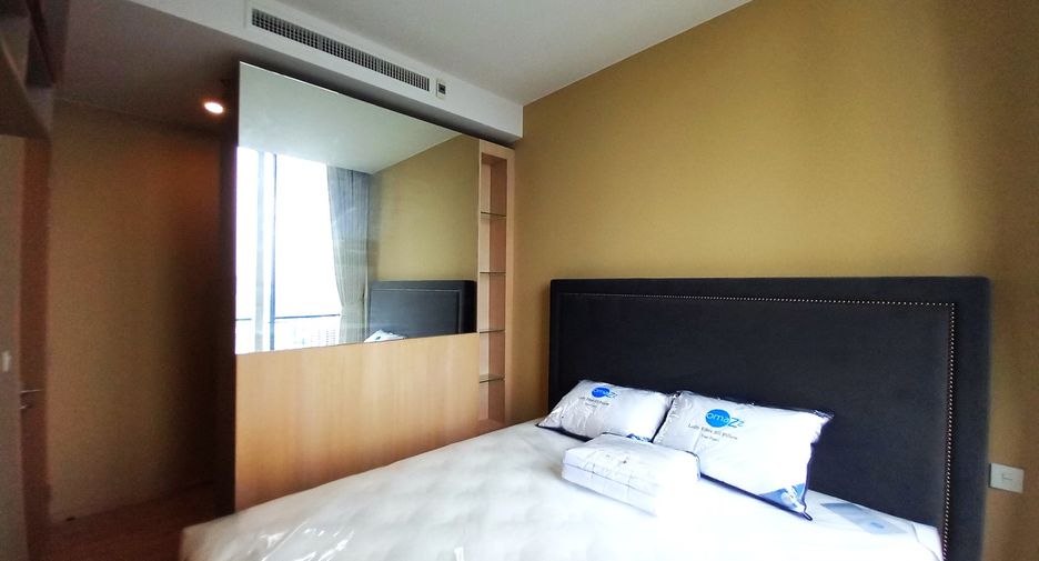 For rent 2 bedrooms condo in Watthana, Bangkok