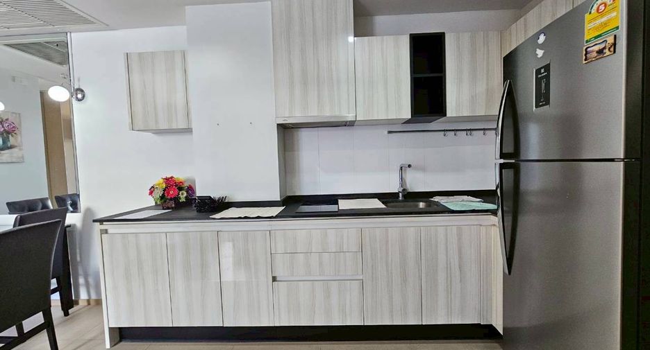 For rent 2 bedrooms condo in Watthana, Bangkok