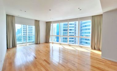 For rent 3 bedrooms condo in Khlong Toei, Bangkok