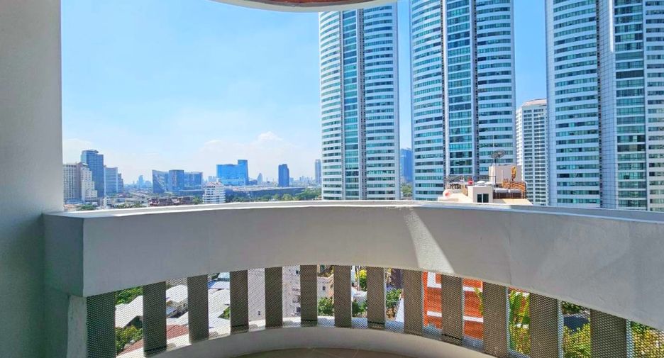 À louer 3 chambres condo à Khlong Toei, Bangkok