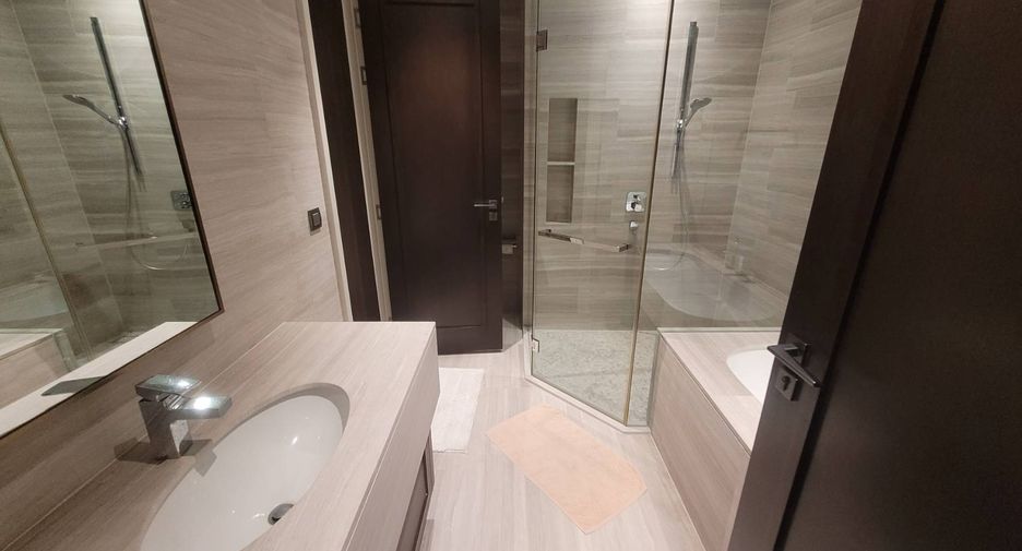 For rent and for sale 1 bed condo in Khlong Toei, Bangkok