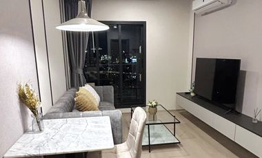 Condo en alquiler de 2 habitaciones en Phra Khanong, Bangkok