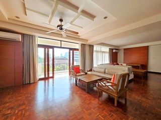For rent 4 bedrooms condo in Sathon, Bangkok