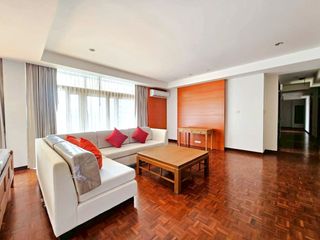 For rent 4 bedrooms condo in Sathon, Bangkok