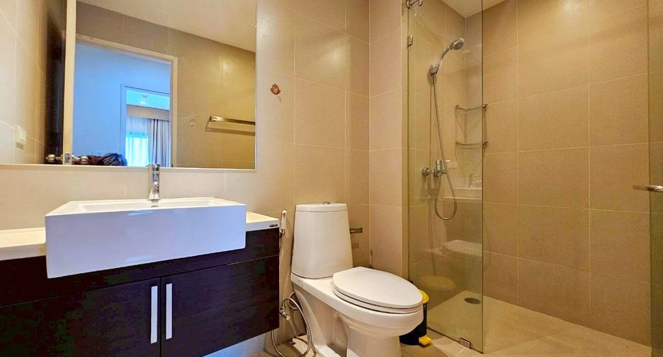 For rent 2 bedrooms condo in Khlong Toei, Bangkok