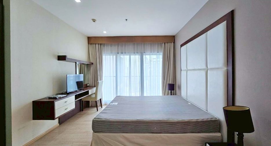 For rent 2 bedrooms condo in Khlong Toei, Bangkok
