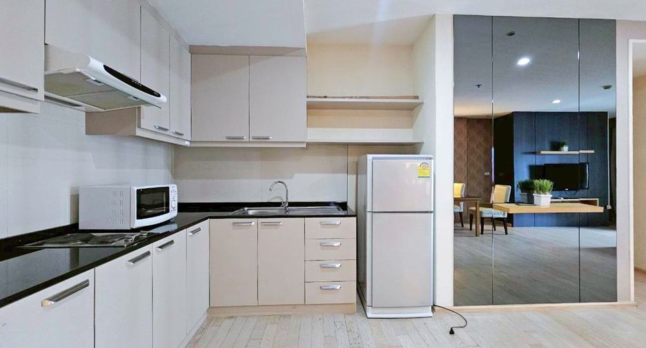 For rent 2 bedrooms condo in Khlong Toei, Bangkok