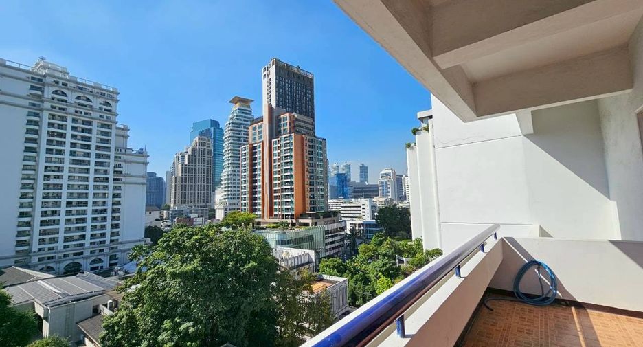For rent 3 bedrooms condo in Watthana, Bangkok
