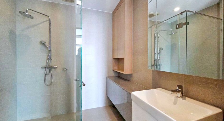 For rent 1 bed condo in Pathum Wan, Bangkok