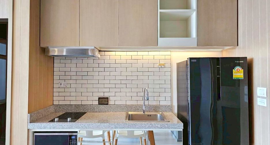 For rent 1 bed condo in Pathum Wan, Bangkok