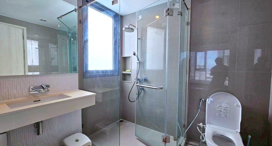 For rent and for sale 2 bedrooms condo in Khlong Toei, Bangkok