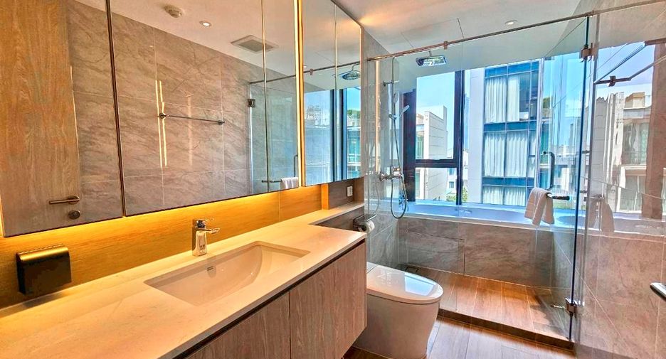 For rent 3 bedrooms condo in Watthana, Bangkok