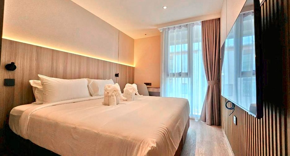 For rent 3 bedrooms condo in Watthana, Bangkok