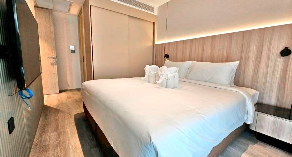 For rent 3 bedrooms condo in Watthana, Bangkok