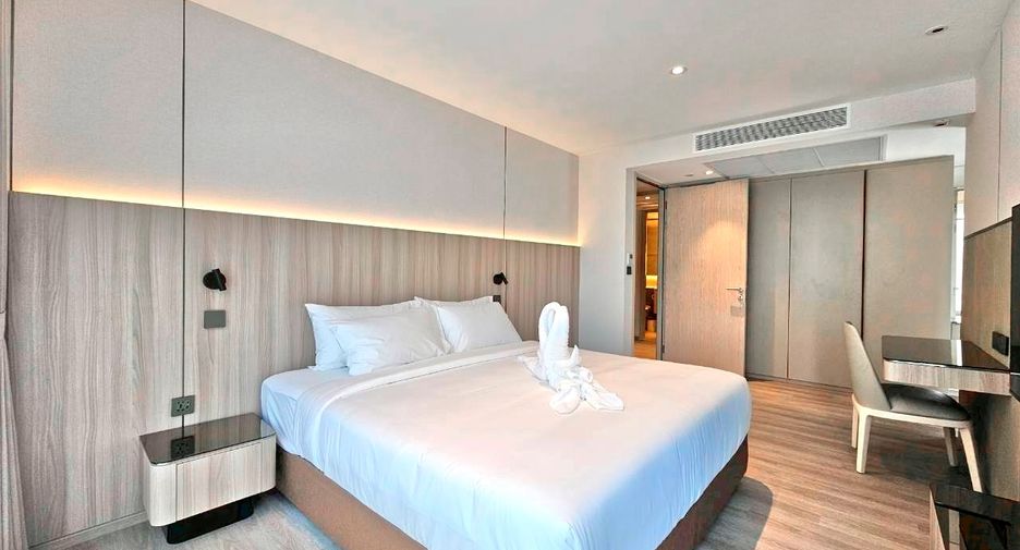 For rent 3 bedrooms condo in Watthana, Bangkok