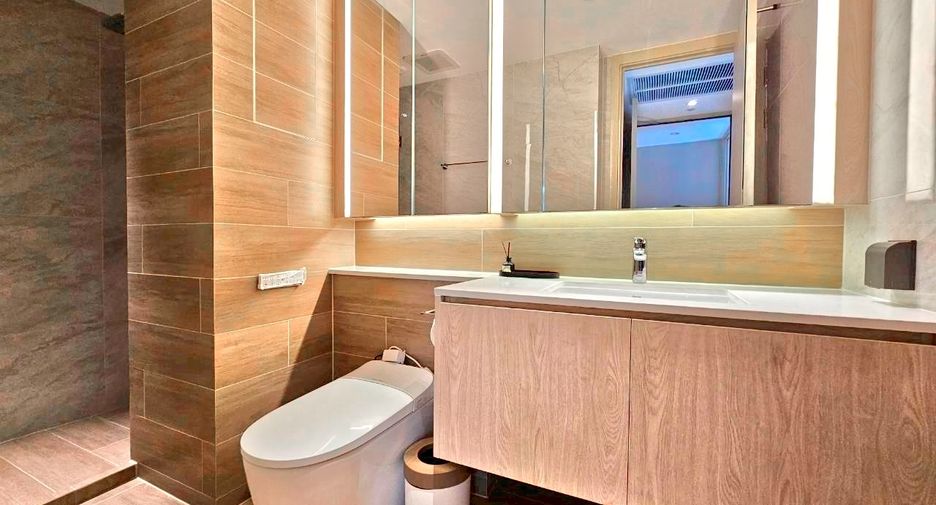 For rent 3 bedrooms condo in Watthana, Bangkok