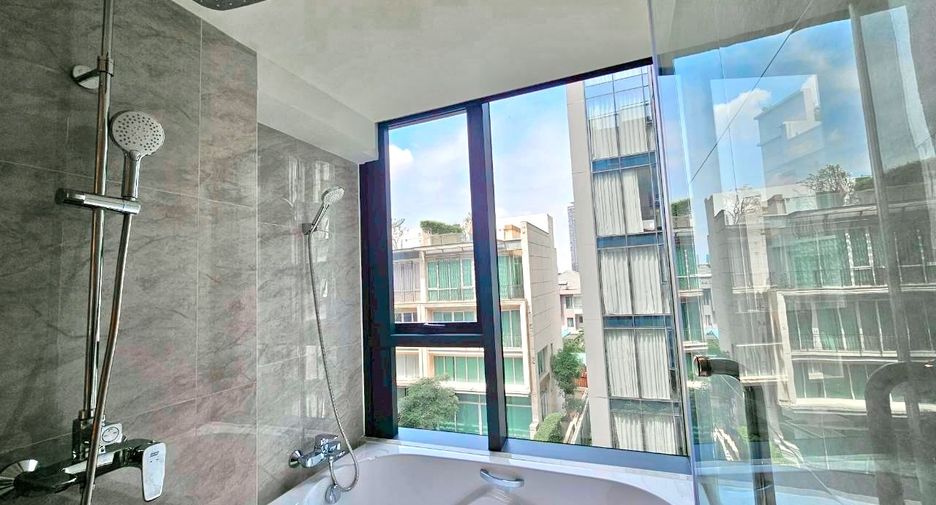 For rent 3 bedrooms condo in Watthana, Bangkok