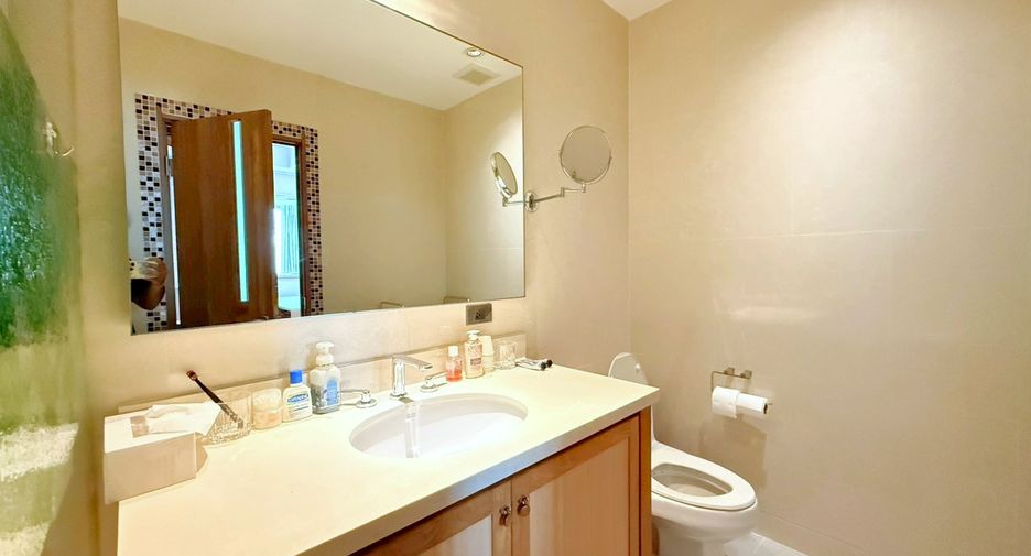 Condo en alquiler de 1 habitaciones en Khlong Toei, Bangkok