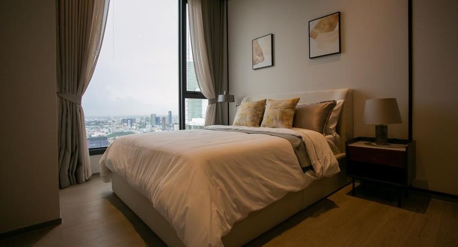 For rent 2 bedrooms condo in Pathum Wan, Bangkok