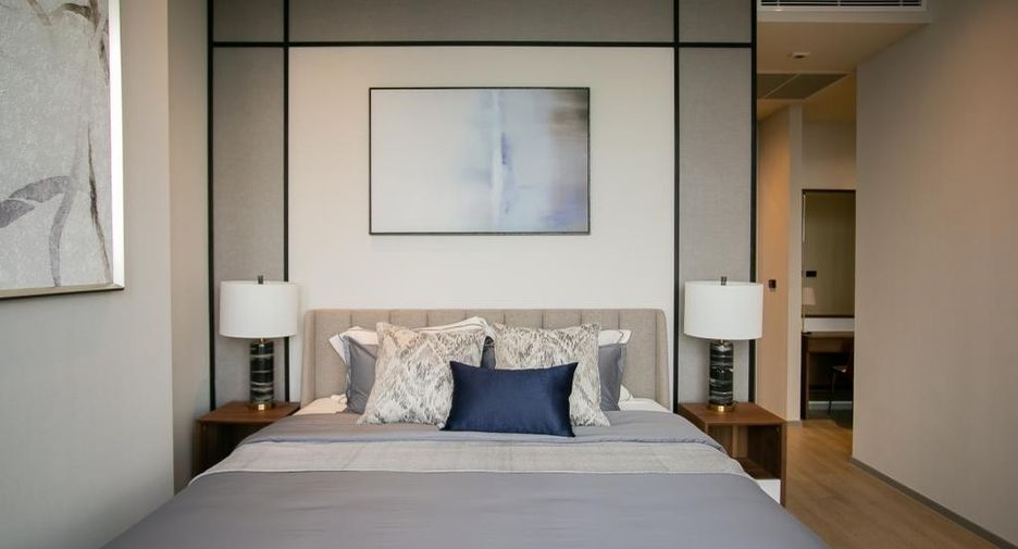 For rent 2 bedrooms condo in Pathum Wan, Bangkok