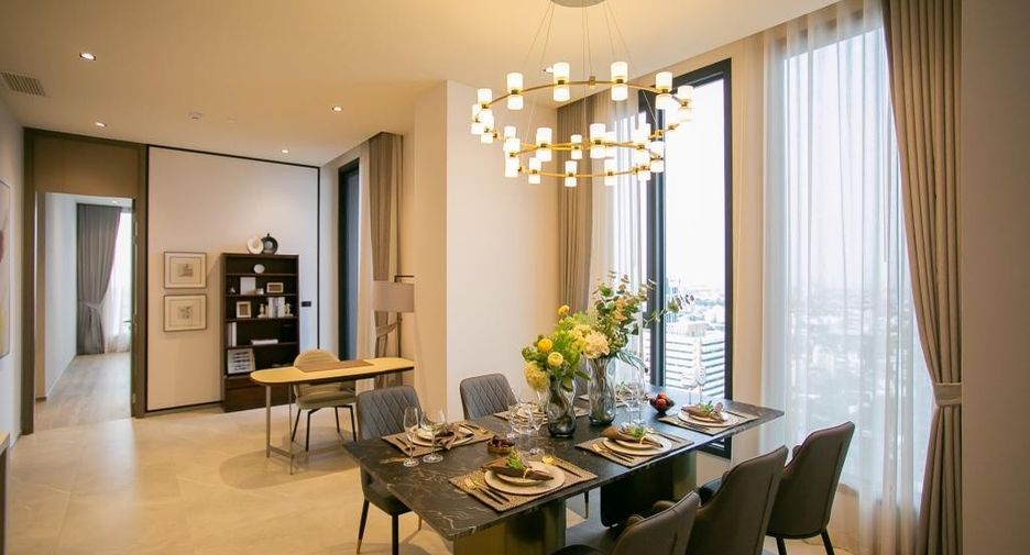 For rent 2 bedrooms condo in Pathum Wan, Bangkok