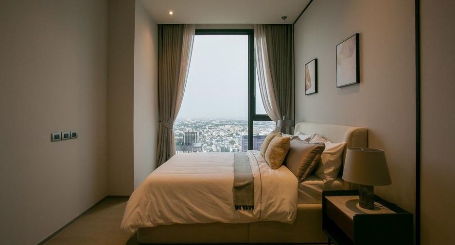 For rent 2 bedrooms condo in Pathum Wan, Bangkok