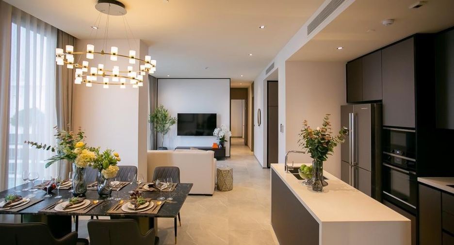 For rent 2 bedrooms condo in Pathum Wan, Bangkok