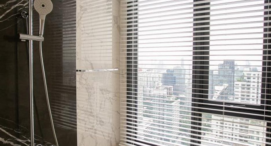 For rent 2 bedrooms condo in Pathum Wan, Bangkok