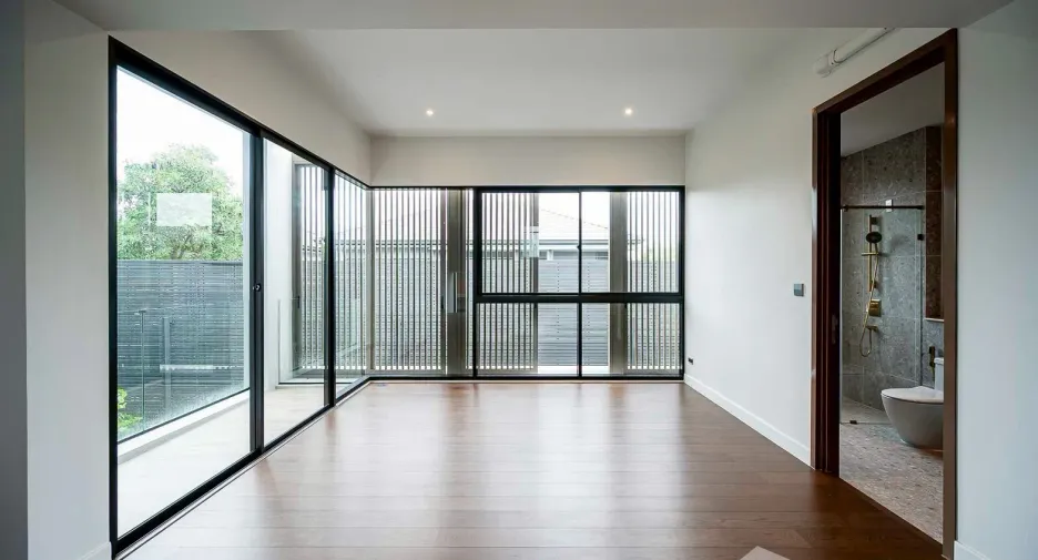 For sale 4 bedrooms house in Bang Kapi, Bangkok