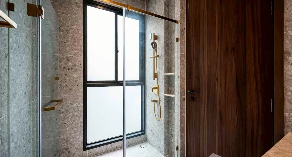 For sale 4 bedrooms house in Bang Kapi, Bangkok