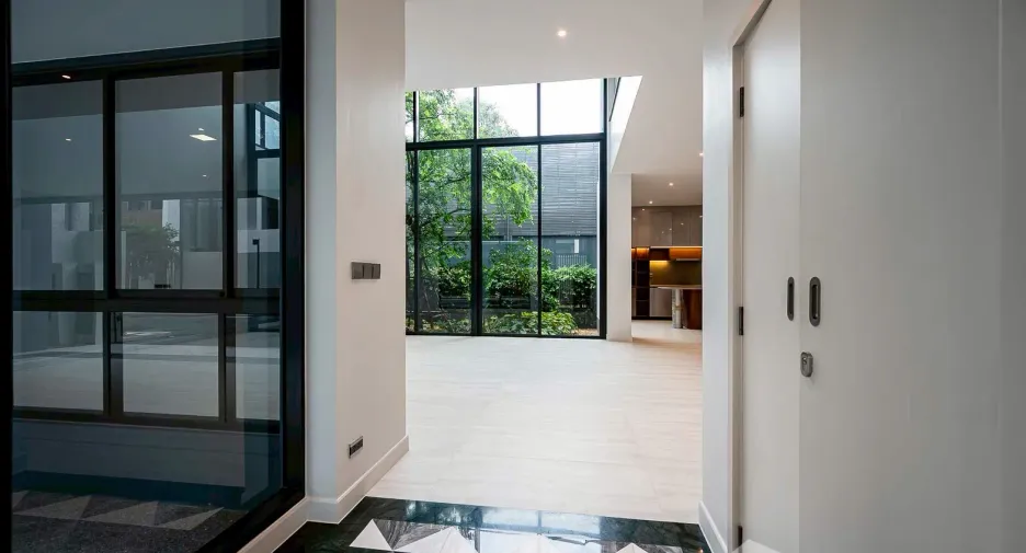 For sale 4 bedrooms house in Bang Kapi, Bangkok