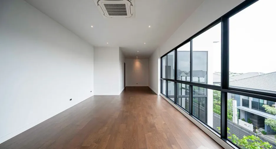 For sale 4 bedrooms house in Bang Kapi, Bangkok