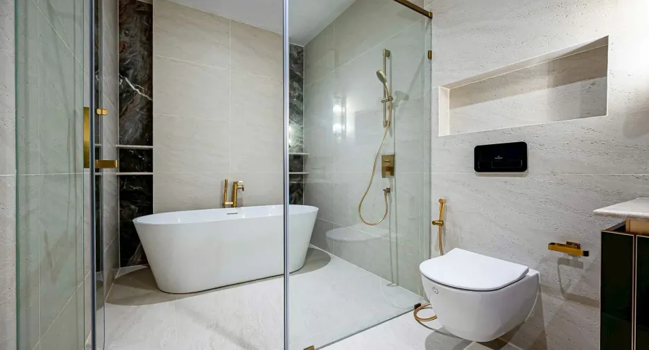 For sale 4 bedrooms house in Bang Kapi, Bangkok