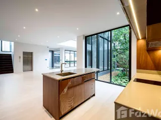 For sale 4 bedrooms house in Bang Kapi, Bangkok
