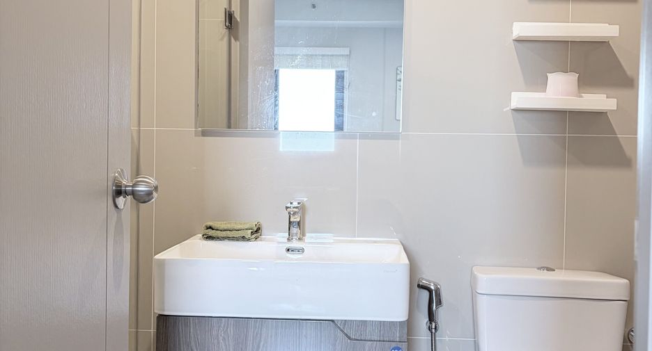 For rent 2 bedrooms condo in Bang Kapi, Bangkok