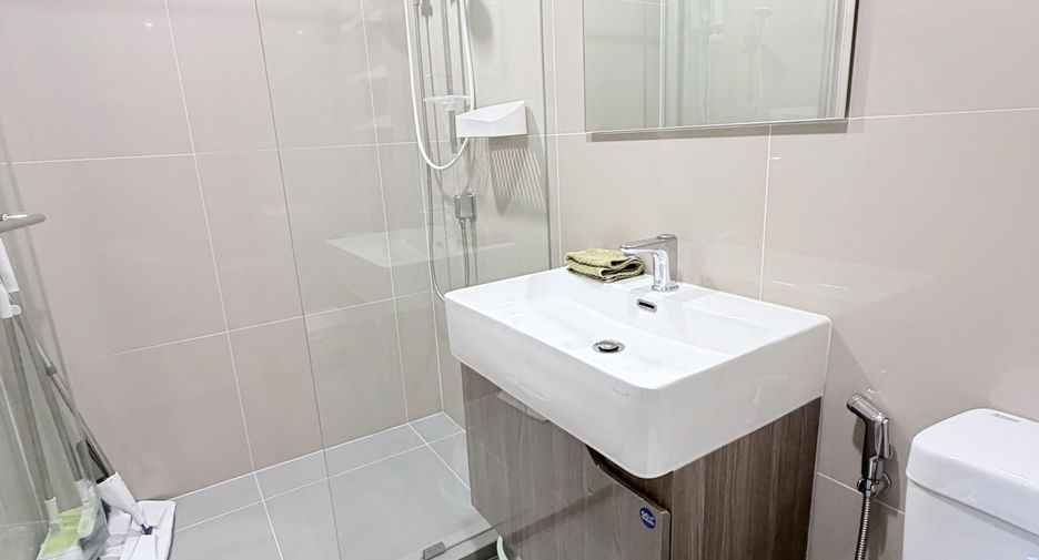 For rent 2 bedrooms condo in Bang Kapi, Bangkok