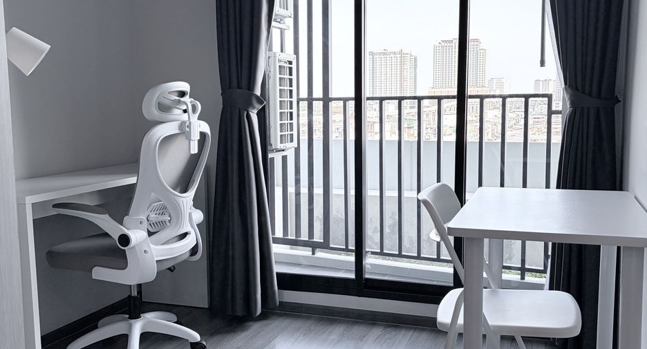 For rent 2 bedrooms condo in Bang Kapi, Bangkok