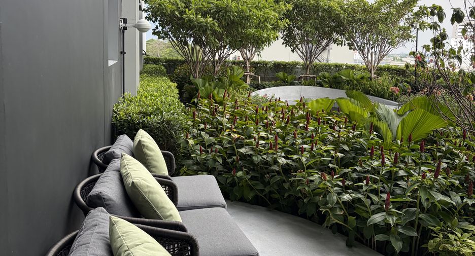 For rent 2 bedrooms condo in Bang Kapi, Bangkok