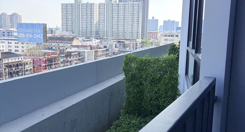 For rent 2 bedrooms condo in Bang Kapi, Bangkok