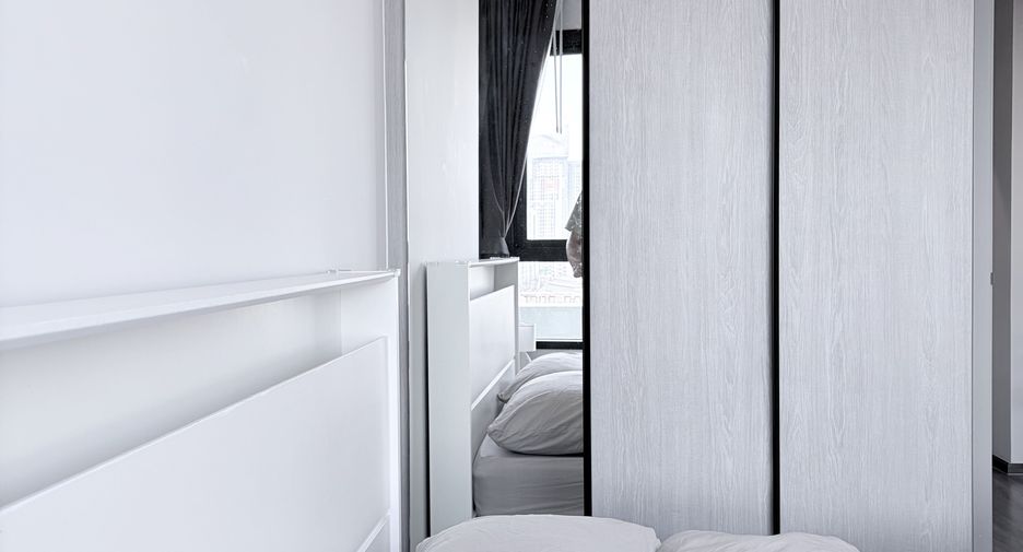 For rent 2 bedrooms condo in Bang Kapi, Bangkok