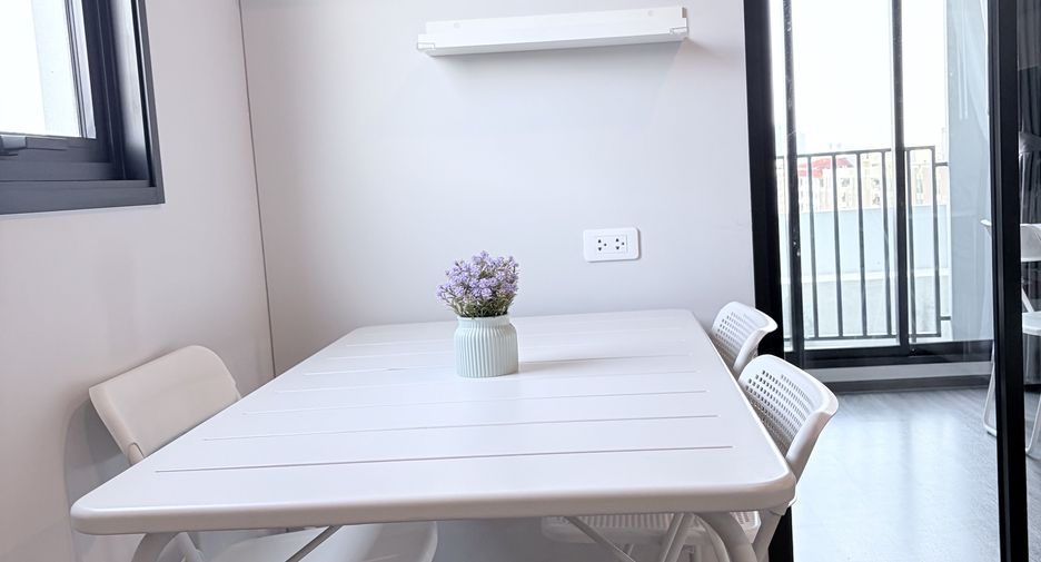 For rent 2 bedrooms condo in Bang Kapi, Bangkok