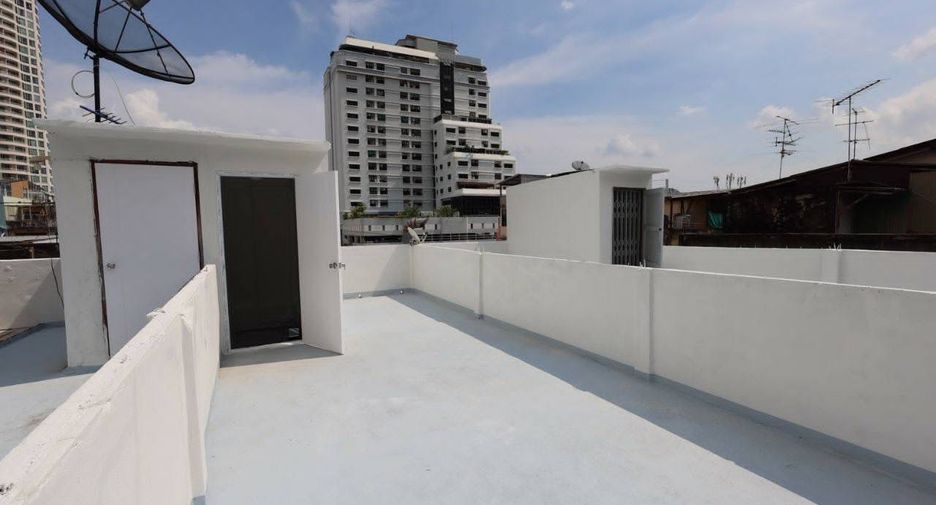 For rent 5 bedrooms retail Space in Sathon, Bangkok