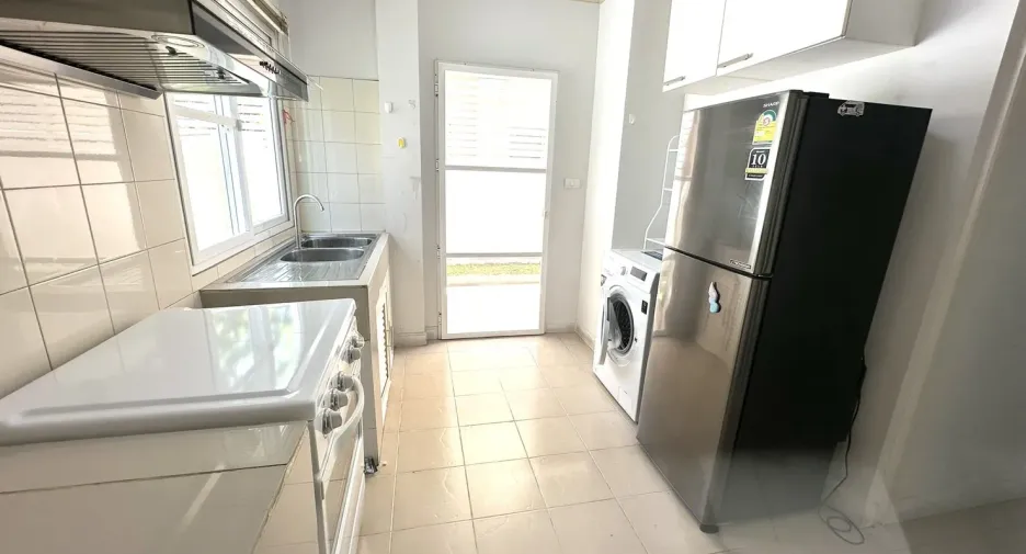 For sale and for rent 4 bedrooms house in Mueang Chiang Mai, Chiang Mai