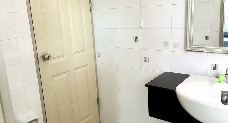 For sale and for rent 4 bedrooms house in Mueang Chiang Mai, Chiang Mai