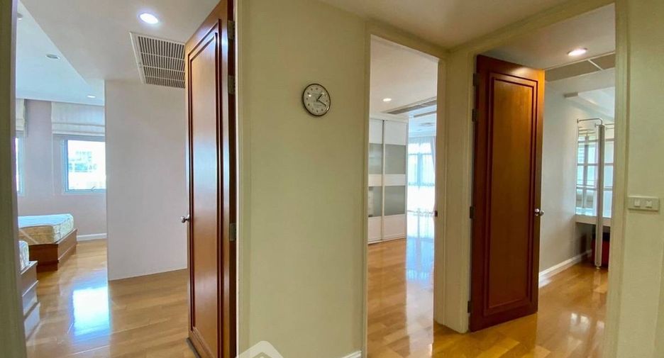 For rent 3 bedrooms condo in Watthana, Bangkok