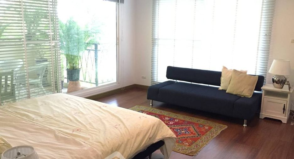 À louer 2 chambres appartement à Watthana, Bangkok