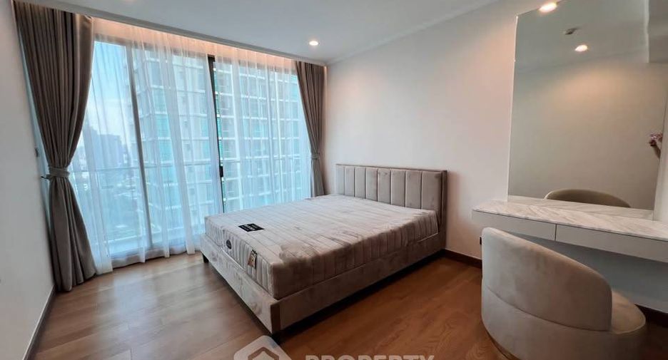 For rent 3 bedrooms condo in Watthana, Bangkok