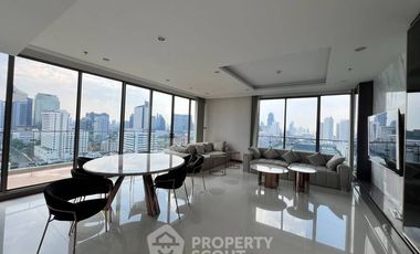 For rent 3 bedrooms condo in Watthana, Bangkok