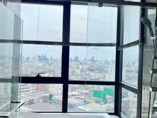 Condo en alquiler de 2 habitaciones en Huai Khwang, Bangkok