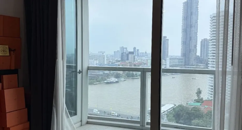 À louer 4 chambres condo à Sathon, Bangkok